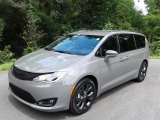 2020 Chrysler Pacifica Ceramic Grey