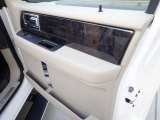 2017 Lincoln Navigator Select 4x4 Door Panel