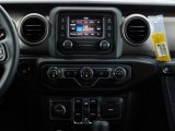 2020 Jeep Wrangler Unlimited Willys 4x4 Controls