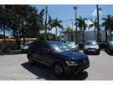 2018 Deep Black Pearl Volkswagen Tiguan SE #139151886