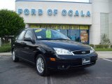 2005 Pitch Black Ford Focus ZXW SES Wagon #13884128