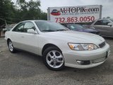 2000 Diamond White Pearl Lexus ES 300 Sedan #139213367