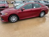 2020 Ruby Flare Pearl Toyota Camry Hybrid LE #139346696