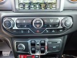 2020 Jeep Gladiator Mojave 4x4 Controls