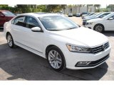 2017 Volkswagen Passat SE Sedan Front 3/4 View