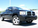 2007 Brilliant Black Crystal Pearl Dodge Dakota SXT Club Cab #13927297