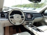 2021 Volvo XC90 T5 AWD Momentum Dashboard