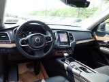 2021 Volvo XC90 T6 AWD Momentum Dashboard