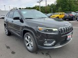 Diamond Black Crystal Pearl Jeep Cherokee in 2021