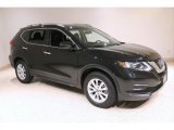 2018 Nissan Rogue SV AWD Front 3/4 View