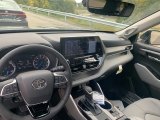 2021 Toyota Highlander Hybrid Limited AWD Dashboard
