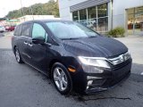 2019 Honda Odyssey EX-L Front 3/4 View