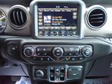 2021 Jeep Gladiator Willys 4x4 Controls