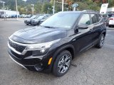 2021 Kia Seltos EX AWD Front 3/4 View