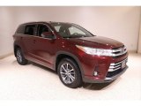 2018 Toyota Highlander XLE AWD Front 3/4 View
