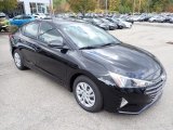 2020 Hyundai Elantra SE Front 3/4 View