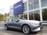 2021 Volvo S60 T6 AWD Momentum Front 3/4 View