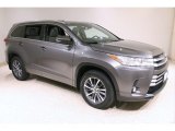 2018 Toyota Highlander XLE AWD Front 3/4 View