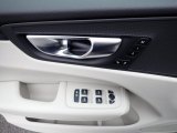 2021 Volvo XC60 T6 AWD Momentum Door Panel