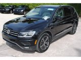 2018 Volkswagen Tiguan SEL Front 3/4 View