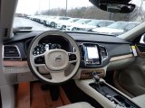 2021 Volvo XC90 T6 AWD Momentum Dashboard