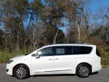 2020 Luxury White Pearl Chrysler Pacifica Hybrid Limited #140220642