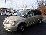 2011 Chrysler Town & Country Touring - L