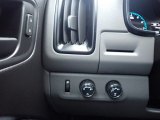2017 GMC Canyon Extended Cab 4x4 Controls
