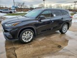 2021 Toyota Highlander Limited Front 3/4 View