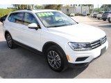 2020 Volkswagen Tiguan SE Front 3/4 View