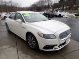 2017 Lincoln Continental Premier AWD Front 3/4 View