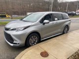 2021 Toyota Sienna XLE AWD Hybrid Front 3/4 View