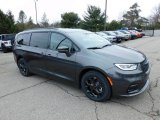 2021 Chrysler Pacifica Hybrid Touring Front 3/4 View