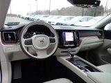 2021 Volvo XC60 T5 AWD Momentum Dashboard