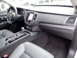 2020 Volvo XC90 T6 AWD Momentum Dashboard