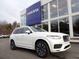 2021 Volvo XC90 T5 AWD Momentum Front 3/4 View