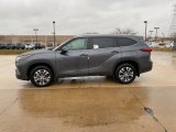 2021 Magnetic Gray Metallic Toyota Highlander XLE AWD #140838408