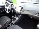 2018 Chevrolet Cruze LT Hatchback Dashboard