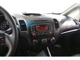 2016 Kia Forte5 LX Controls