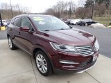 2018 Lincoln MKC Select AWD Front 3/4 View