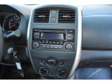 2016 Nissan Versa SV Sedan Controls