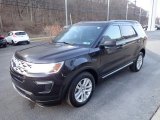 2019 Ford Explorer XLT 4WD Front 3/4 View