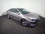 2020 Hyundai Elantra SEL Front 3/4 View