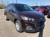 2021 Chevrolet Trax LS AWD Front 3/4 View