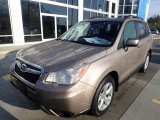 2015 Subaru Forester 2.5i Premium Front 3/4 View