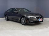 2018 BMW 5 Series 530e iPerfomance Sedan Front 3/4 View