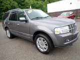 2014 Lincoln Navigator 4x4 Front 3/4 View