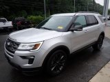 2018 Ford Explorer XLT 4WD Front 3/4 View