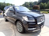 2019 Lincoln Navigator L Reserve 4x4 Front 3/4 View