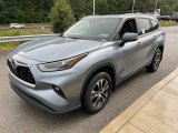 2021 Toyota Highlander XLE AWD Front 3/4 View
